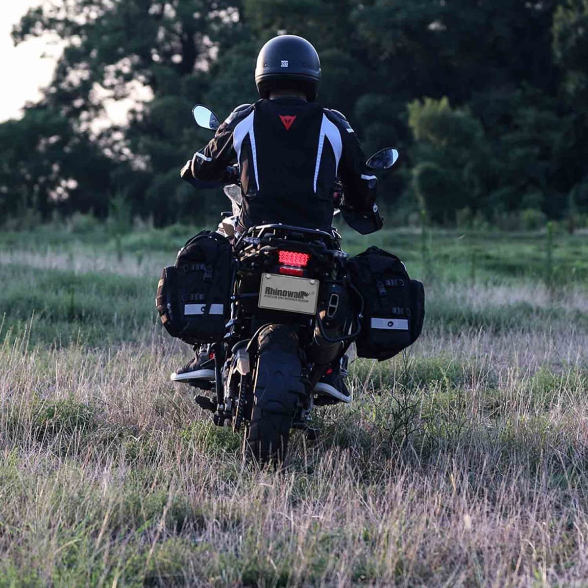 Bolso lateral para moto rhinowalk MT2040 20 litros impermeable - Imagen 6